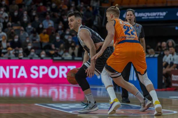 在这场充满 在这场充满